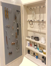 Görseli Galeri görüntüleyiciye yükleyin, FACİL TAKI DOLABI