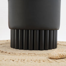 Görseli Galeri görüntüleyiciye yükleyin, GRISIINI PUF - VEGAN DERİ