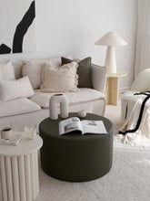 Görseli Galeri görüntüleyiciye yükleyin, DERİ OTTOMAN - MEDIUM & LARGE