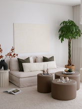 Görseli Galeri görüntüleyiciye yükleyin, DERİ OTTOMAN - MEDIUM & LARGE