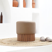 Görseli Galeri görüntüleyiciye yükleyin, GRISIINI PUF - VEGAN DERİ