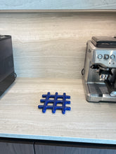 Görseli Galeri görüntüleyiciye yükleyin, Klevering Izgara Figürlü Nihale
