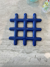 Görseli Galeri görüntüleyiciye yükleyin, Klevering Izgara Figürlü Nihale
